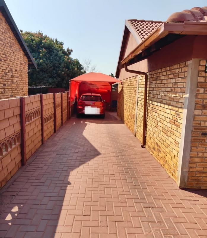 3 Bedroom Property for Sale in Geelhoutpark North West